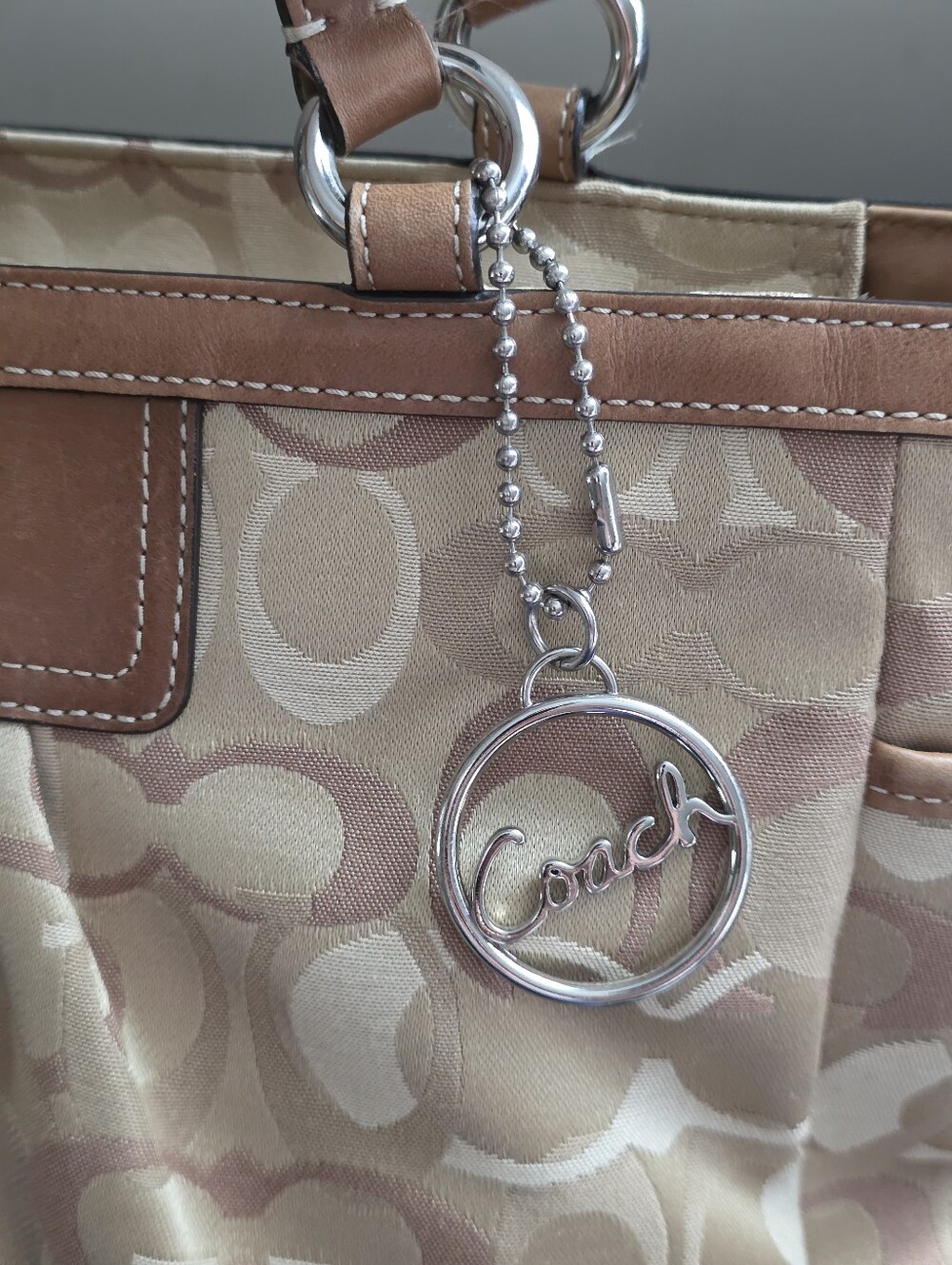 Coach Gallery Pleated Tote With Leather trim (2009) - Picture 9 of 15